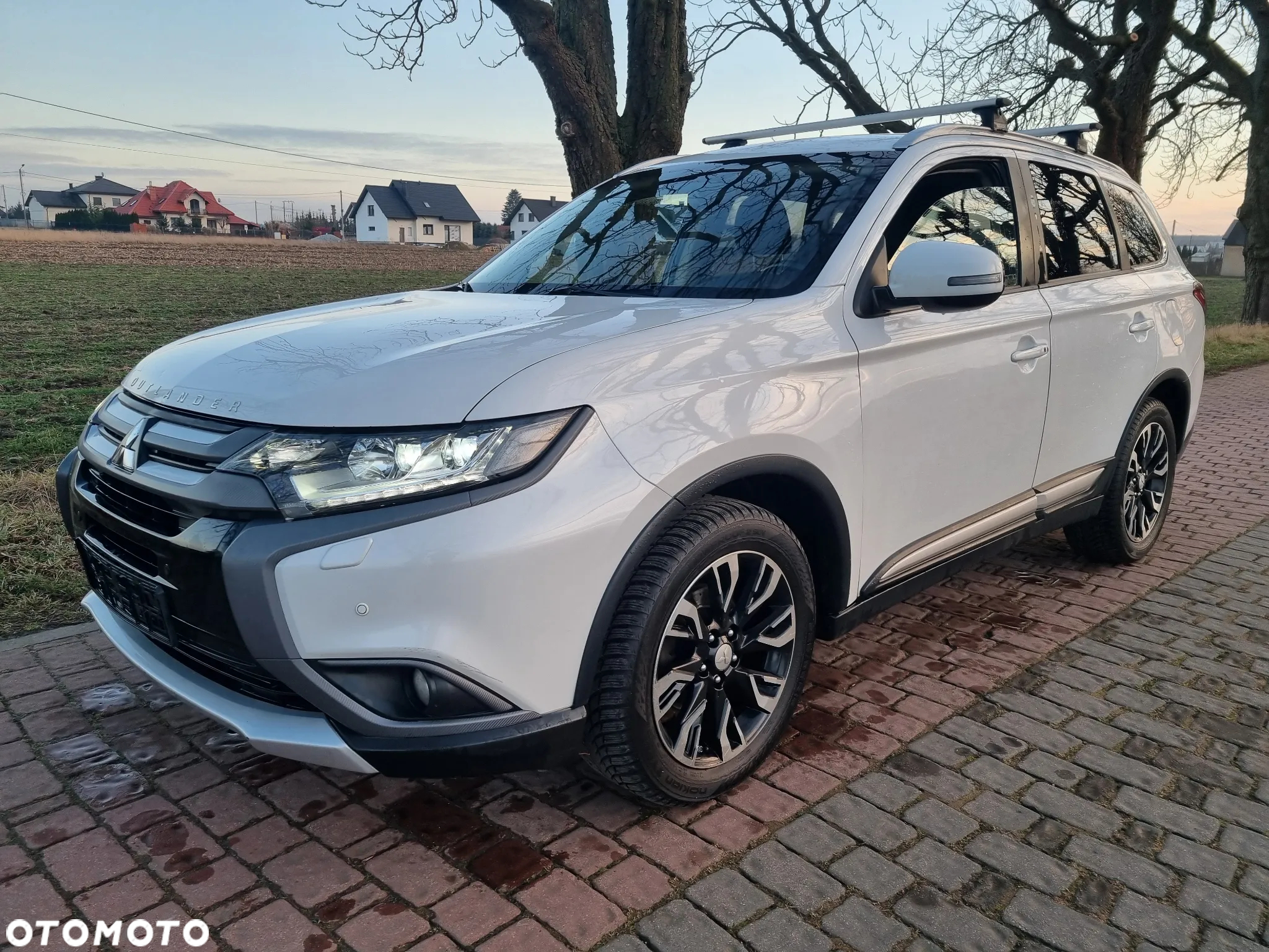 Mitsubishi Outlander 2.2 DID Intense + 4WD - 29