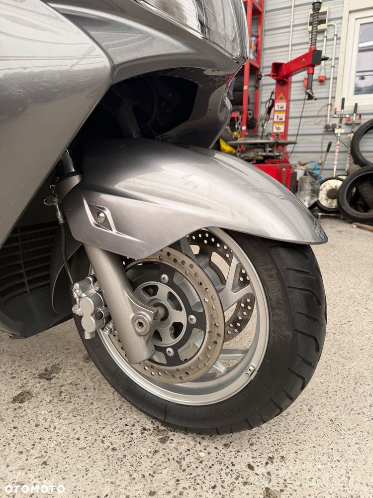 Suzuki Burgman - 13
