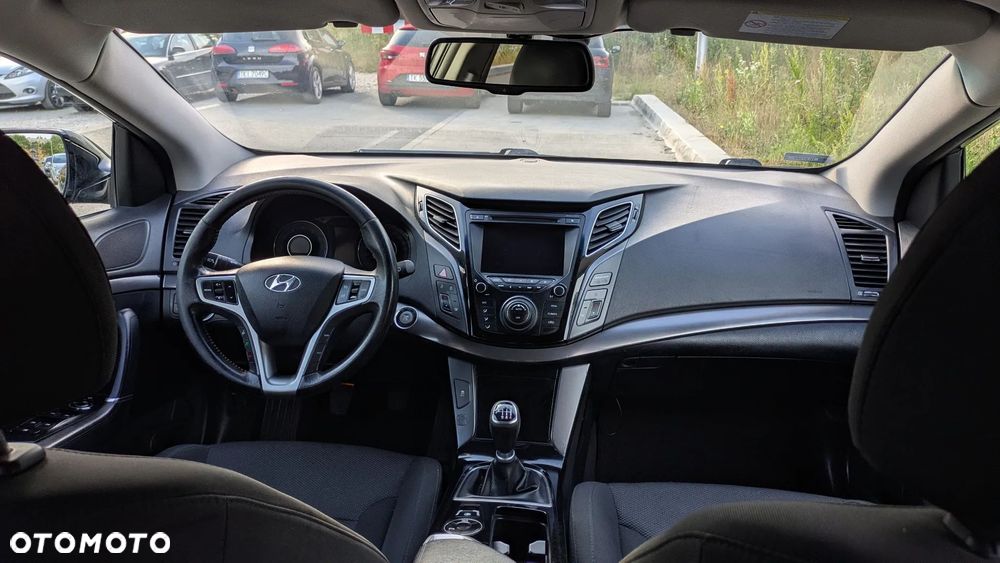 Hyundai i40 Kombi blue 1.6 Family+ - 17