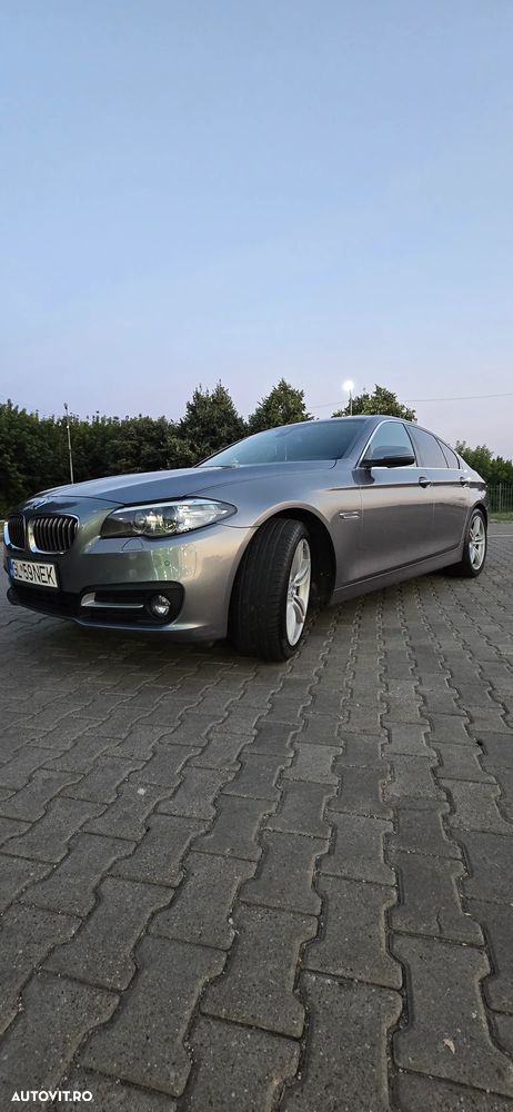 BMW Seria 5 520d xDrive AT - 17