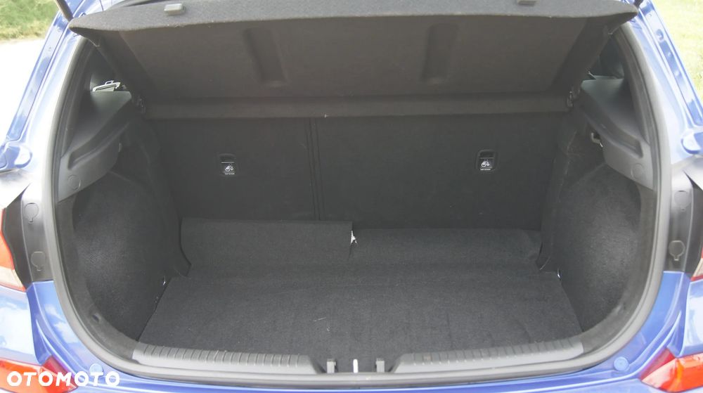 Hyundai i30 1.4 Passion - 17