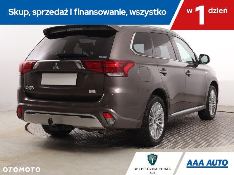 Mitsubishi Outlander - 7