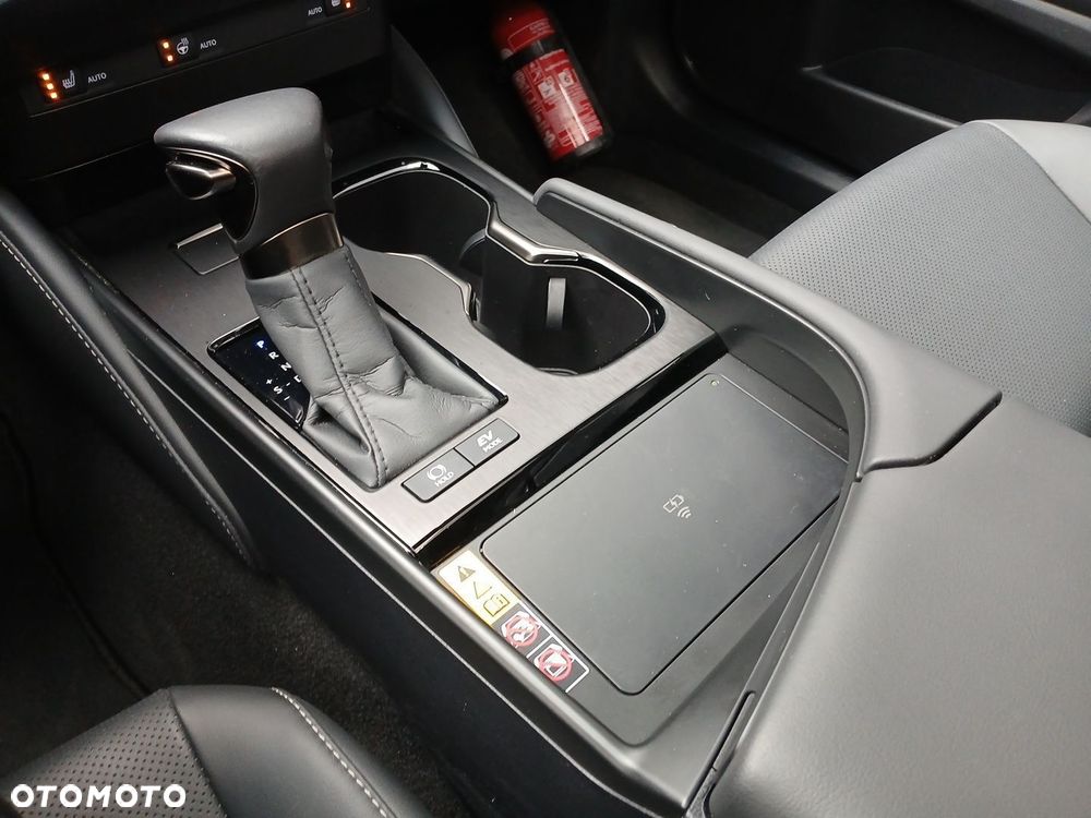 Lexus ES 300h Business Edition - 21