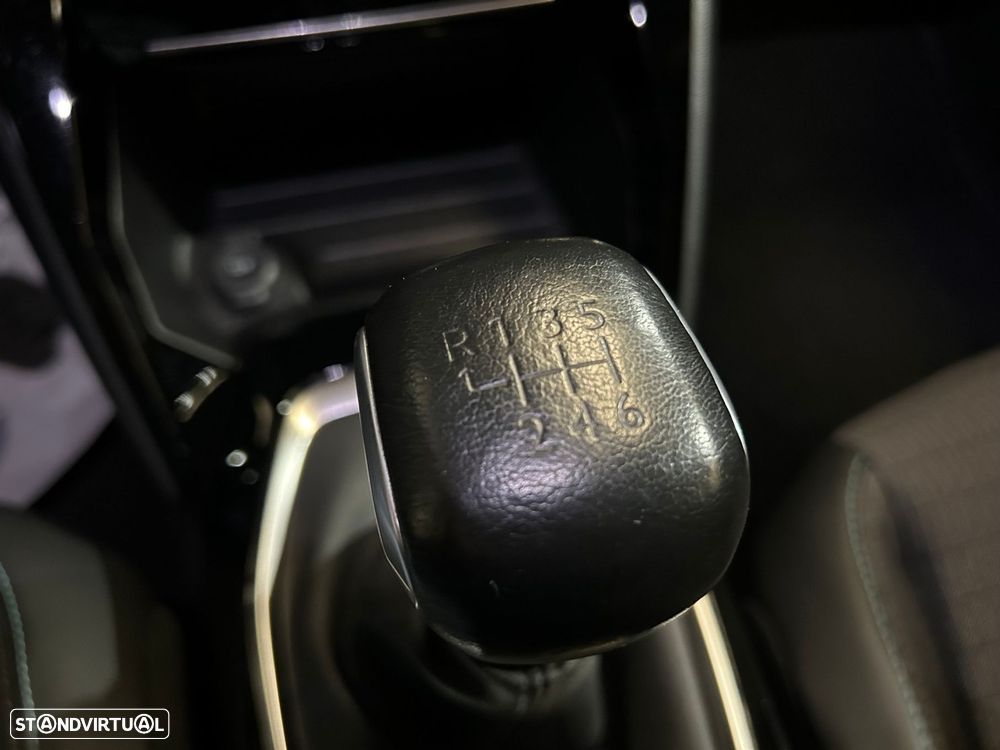 Peugeot 2008 1.2 PureTech Allure Pack - 33