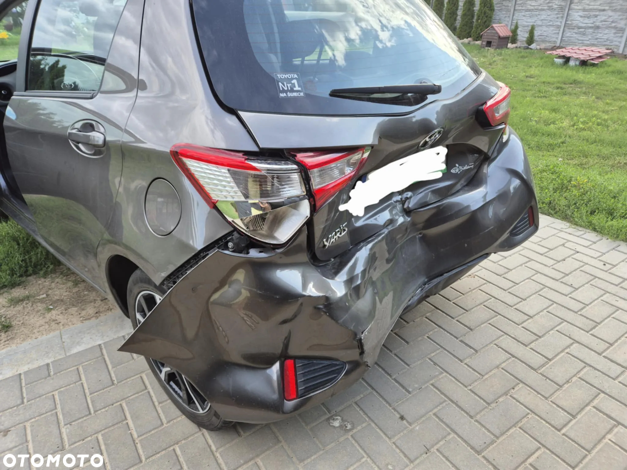 Toyota Yaris 1.5 Premium - 4