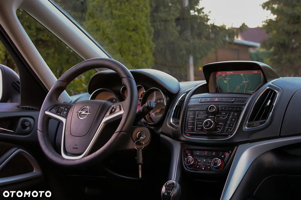 Opel Zafira 1.8 Cosmo - 28