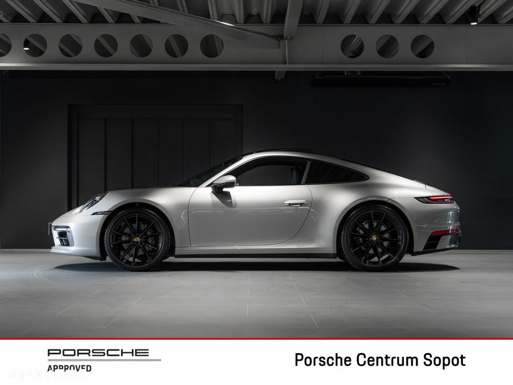 Porsche 911 Carrera - 2