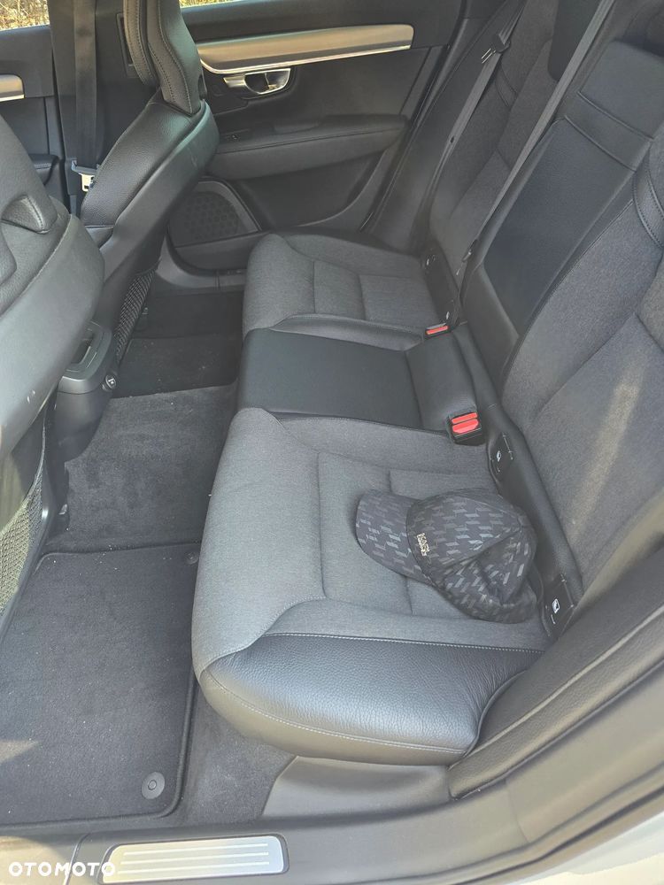 Volvo V90 D4 Momentum - 8