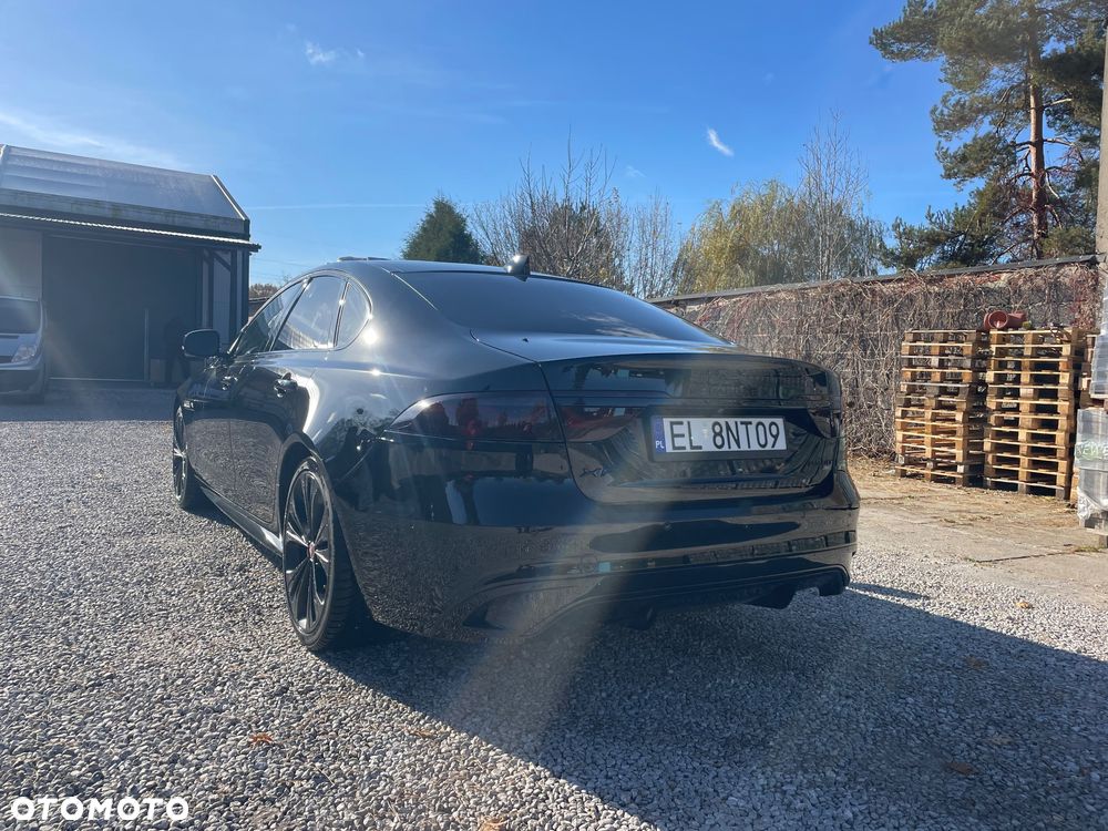 Jaguar XF 2.0 P300 AWD R-Dynamic S - 4
