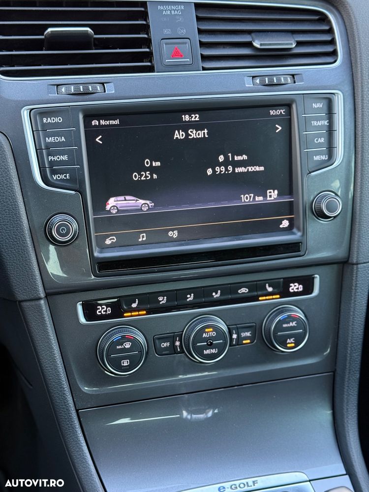 Volkswagen e-Golf - 9