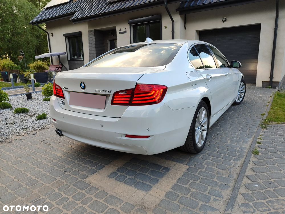 BMW Seria 5 530d xDrive - 13