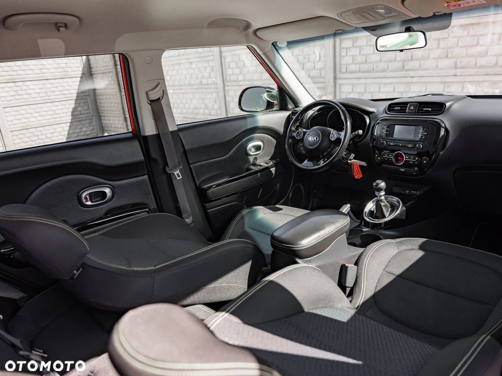 Kia Soul 1.6 CRDI Dream Team Edition - 18