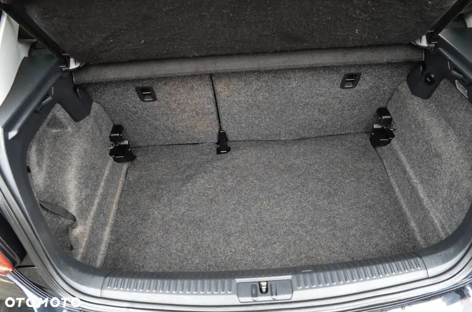 Volkswagen Polo 1.2 Comfortline - 24