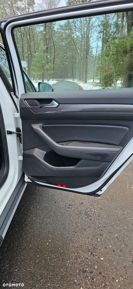 Volkswagen Passat Alltrack 2.0 TDI SCR DSG 4Motion - 18