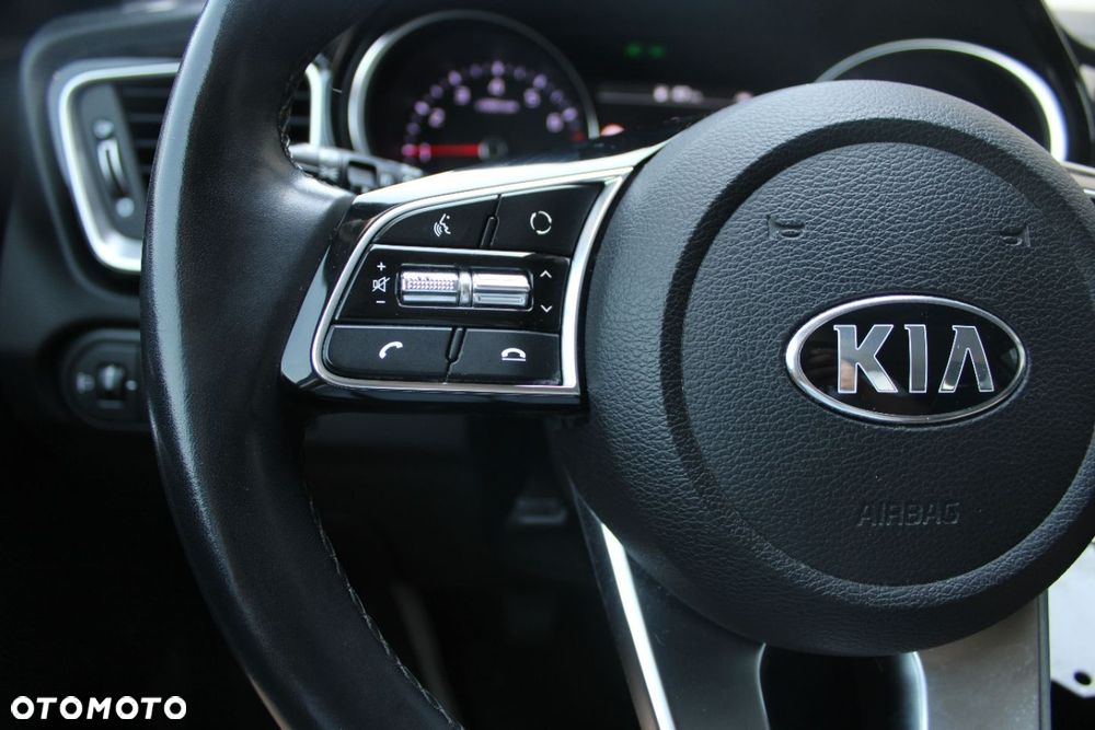 Kia XCeed - 31