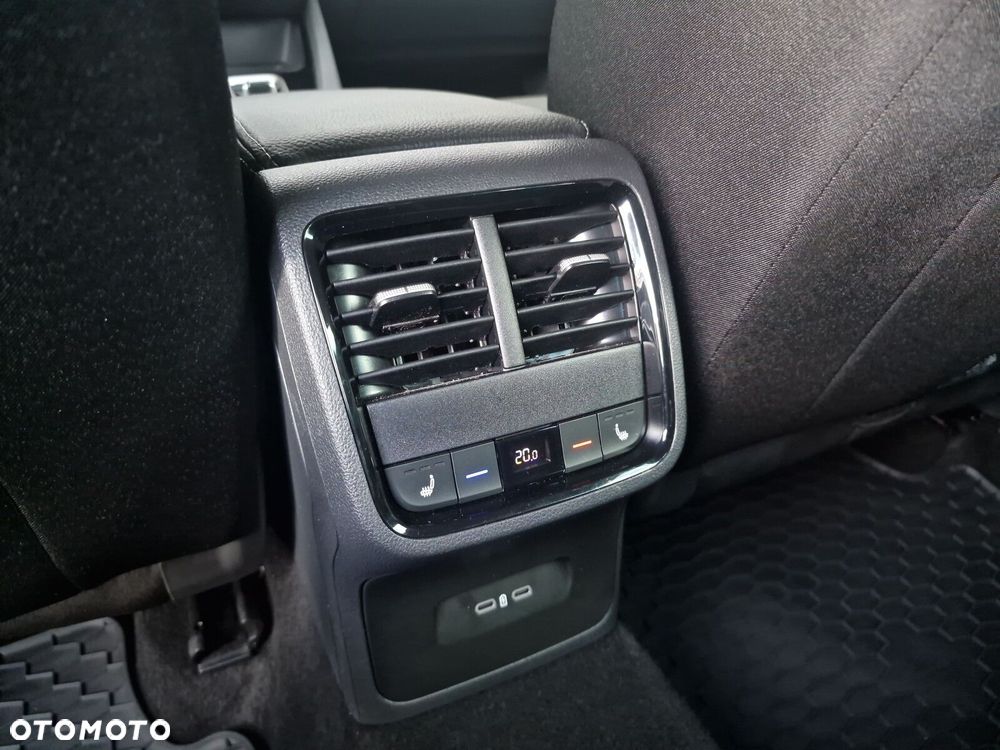 Skoda Octavia 1.5 TSI mHEV Selection DSG - 20