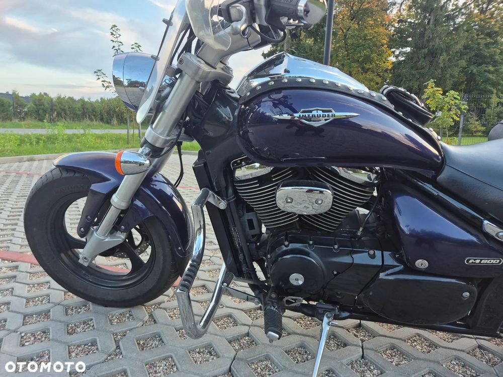 Suzuki Intruder - 5