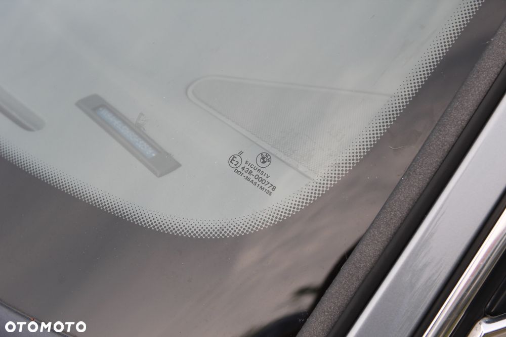 BMW Seria 5 540i - 37