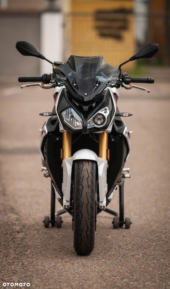 BMW S - 5