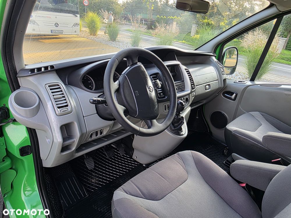 Renault Trafic - 23