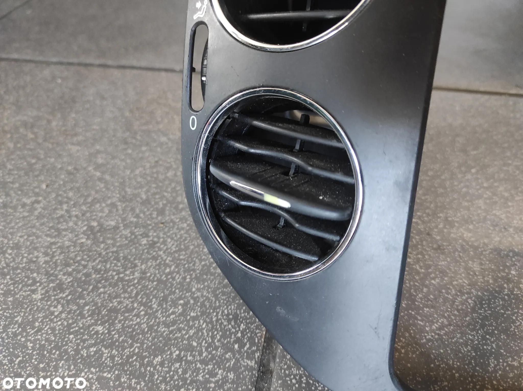 KRATKI KRATKA NAWIEWU RAMKA OBRAMOWANIE RADIA VW GOLF 5 PLUS 5M0858071J WYSYŁKA !!!!! - 4