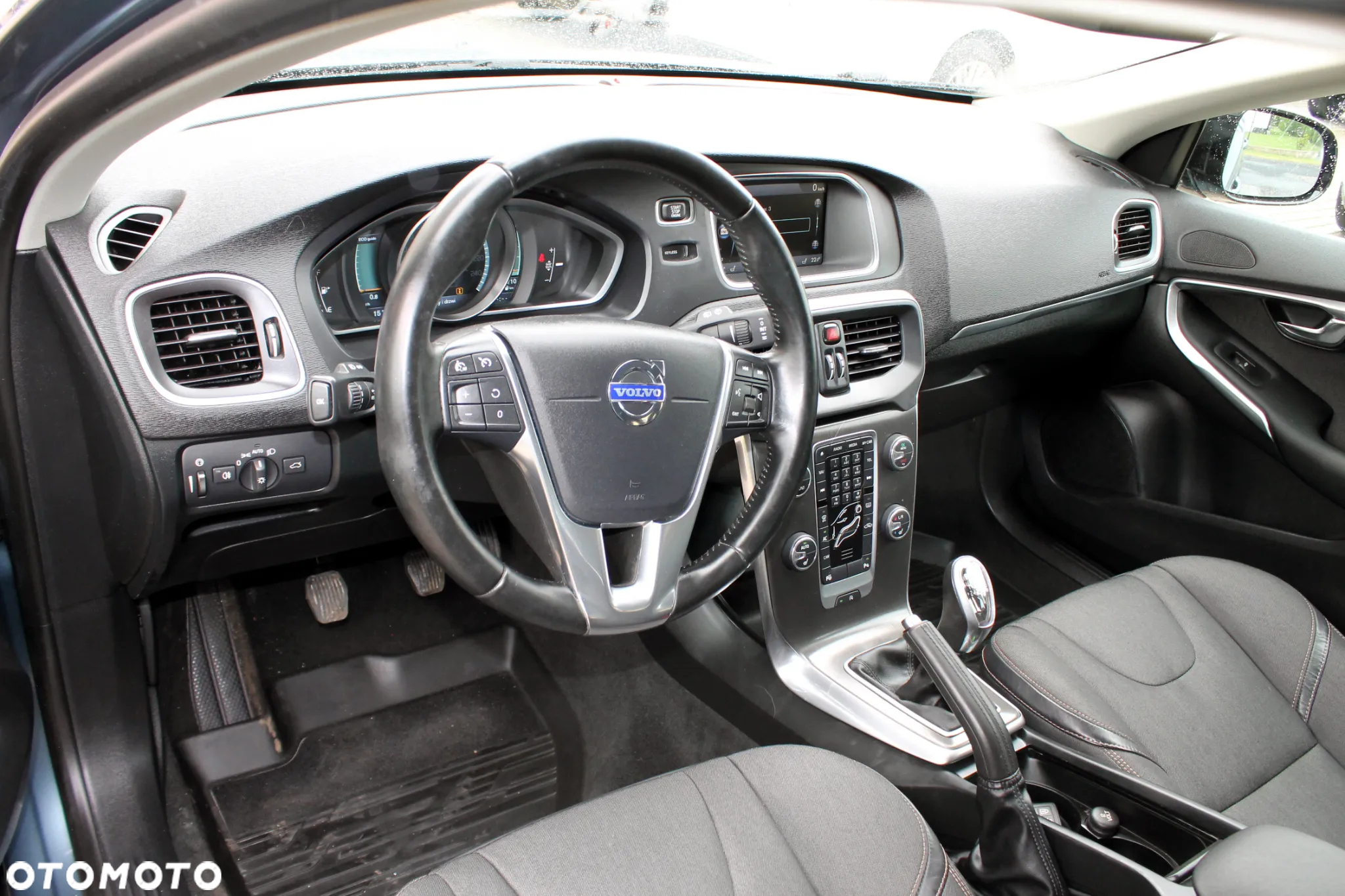 Volvo V40 Cross Country D2 Momentum - 11