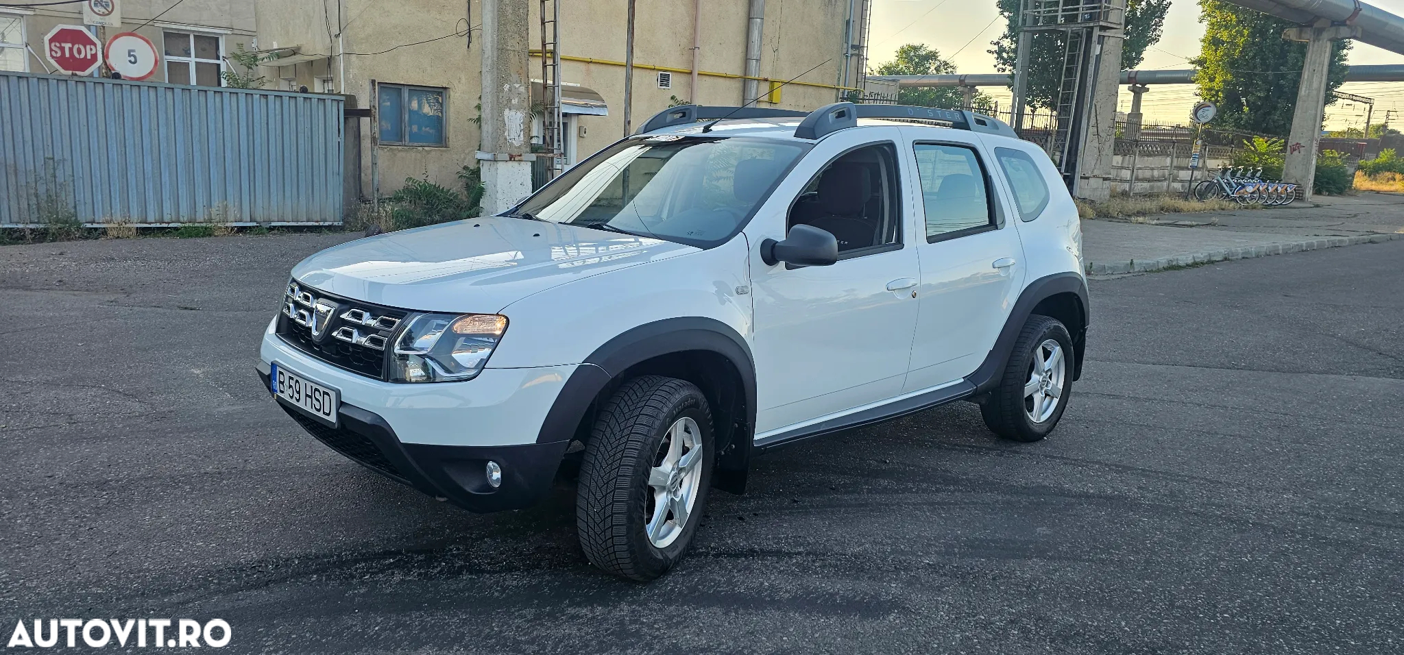 Dacia Duster 1.2 TCe 4x2 Laureate - 2
