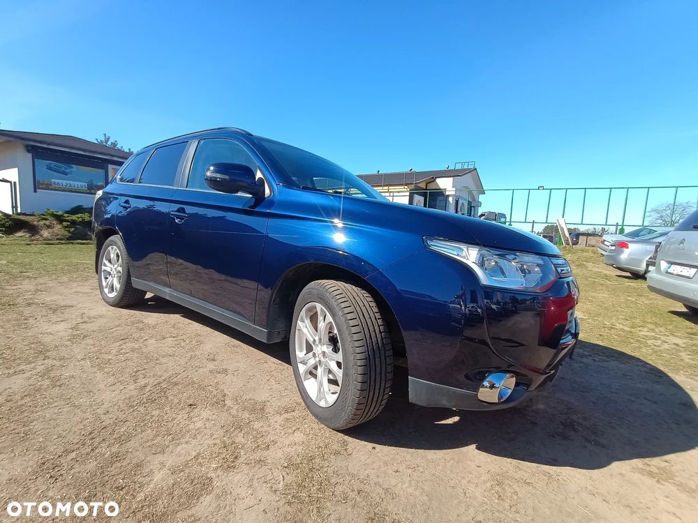 Mitsubishi Outlander 2.2 DI-D 4WD Automatik Instyle - 1