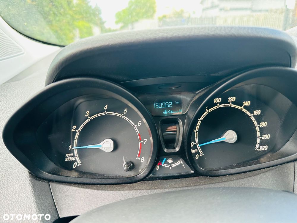 Ford Tourneo Courier - 9