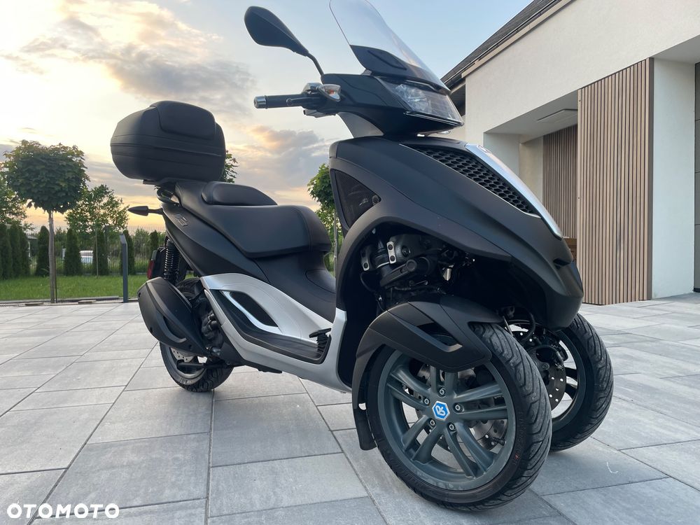 Piaggio MP-3 - 4