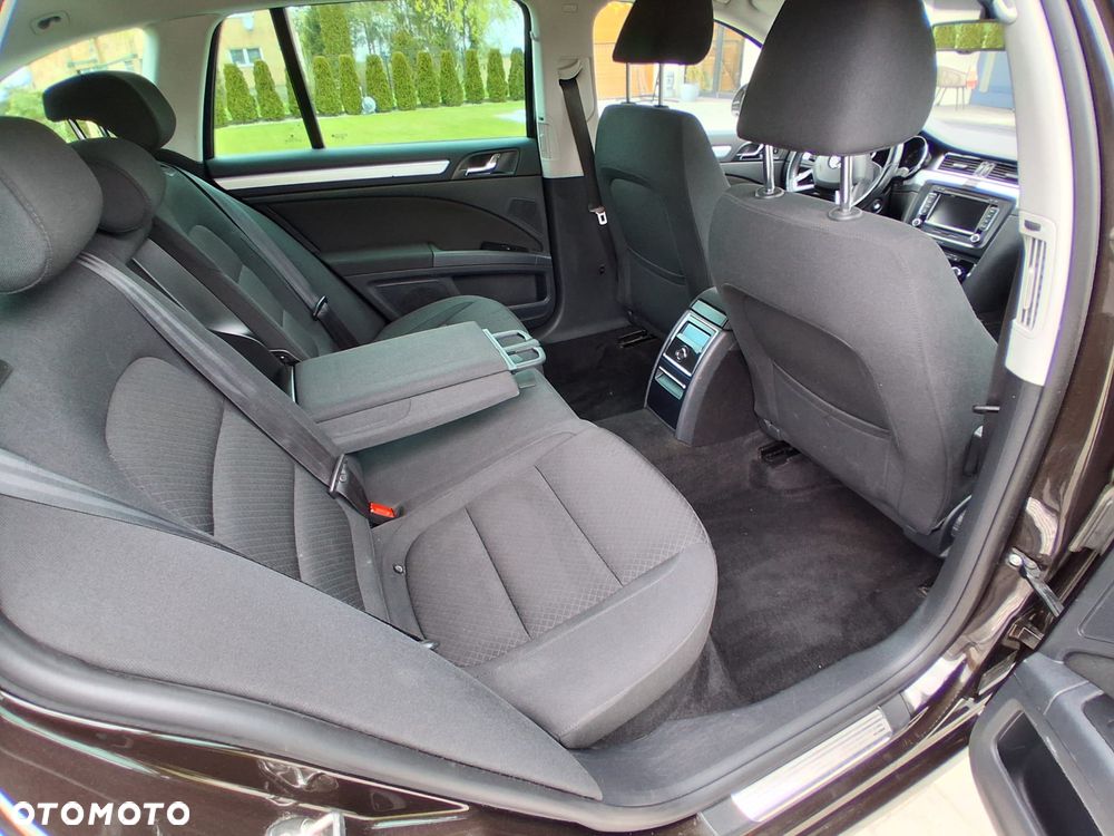 Skoda Superb 2.0 TDI DSG Elegance - 26