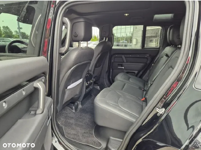 Land Rover Defender - 8