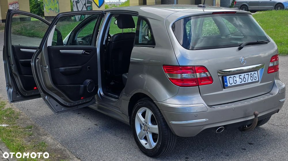 Mercedes-Benz Klasa B 200 CDI Autotronic - 17