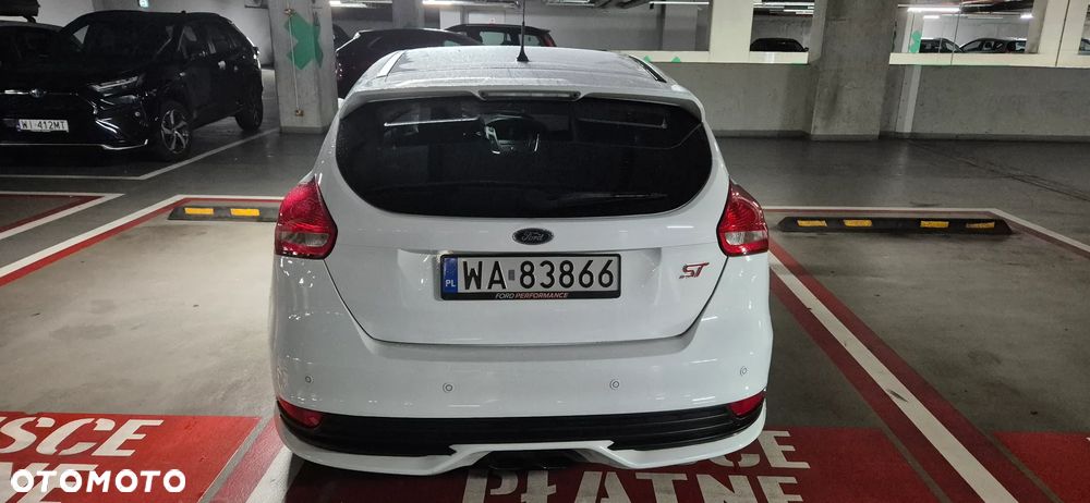 Ford Focus 2.0 EcoBoost ST - 7