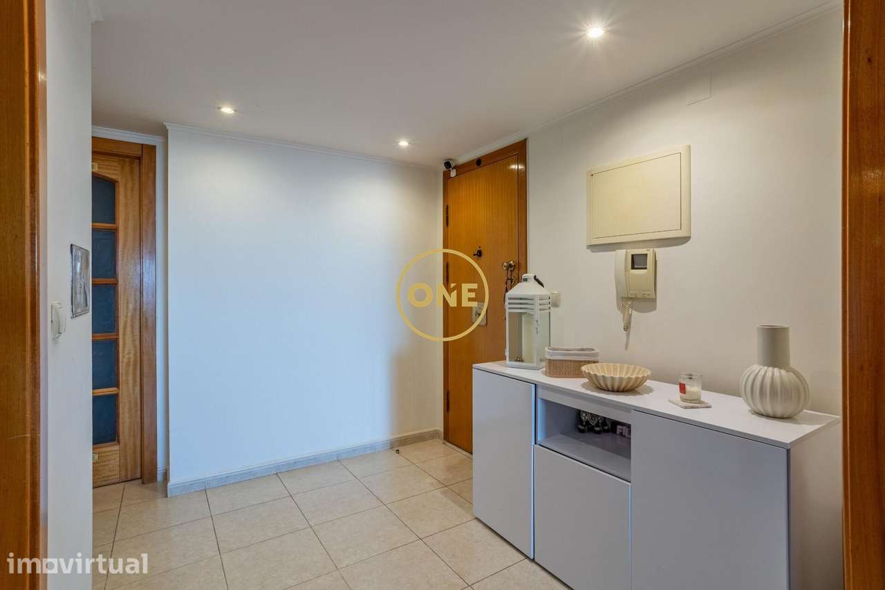Apartamento T3 com suite, box para dois carros e vista rio | Quinta da - Grande imagem: 2/34