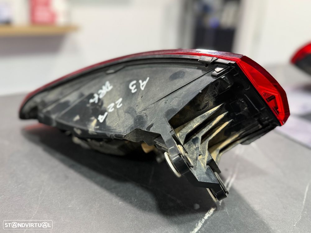 Farolim traseiro direito Audi A3 de 2022 - 2