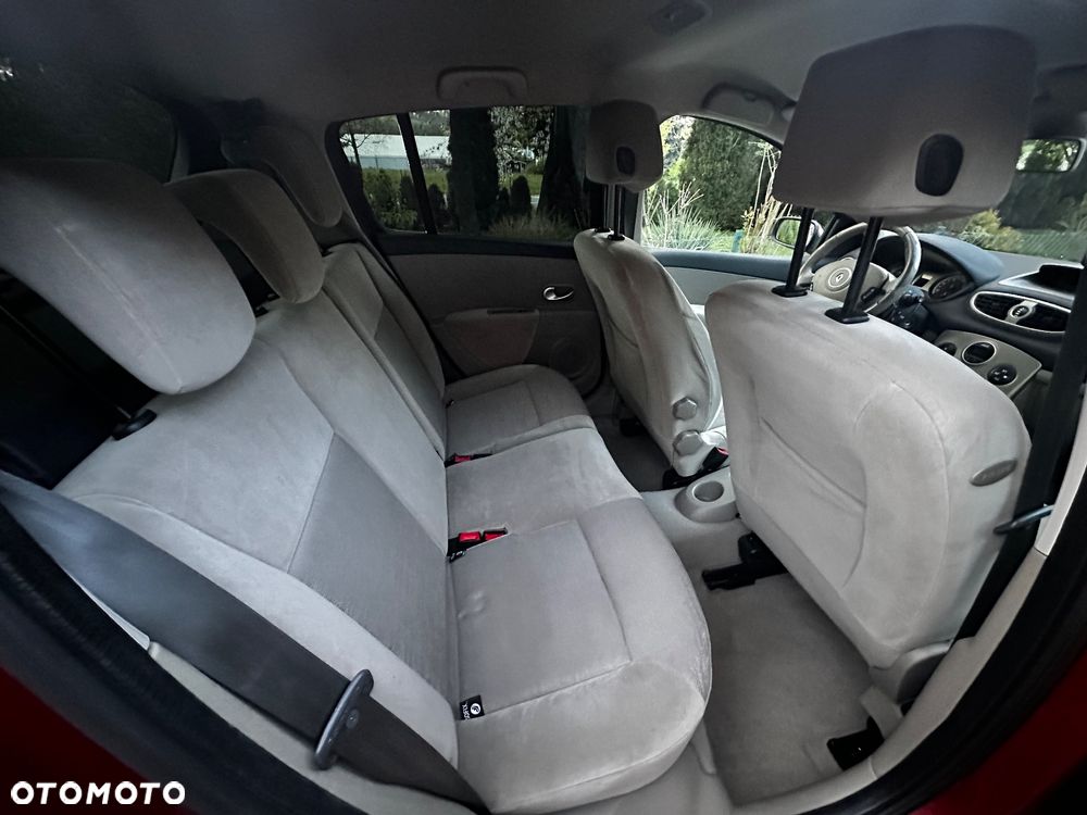 Renault Clio - 8