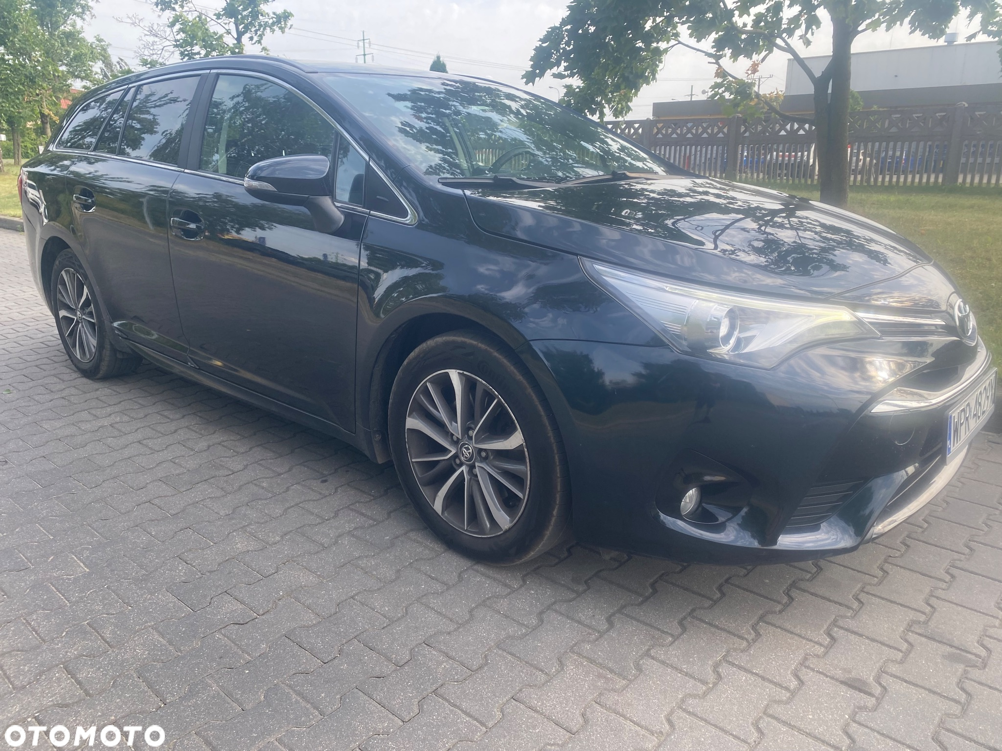 Toyota Avensis 2.0 D-4D Prestige - 11
