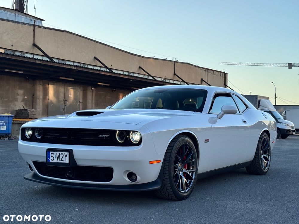 Dodge Challenger - 2