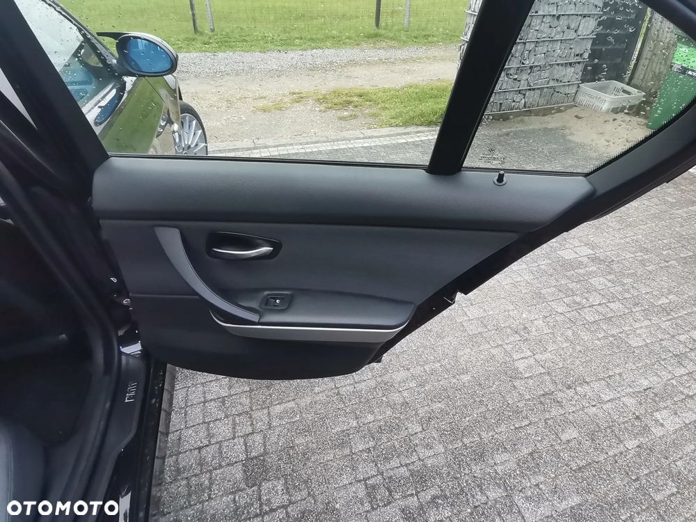 BMW Seria 3 320i - 15
