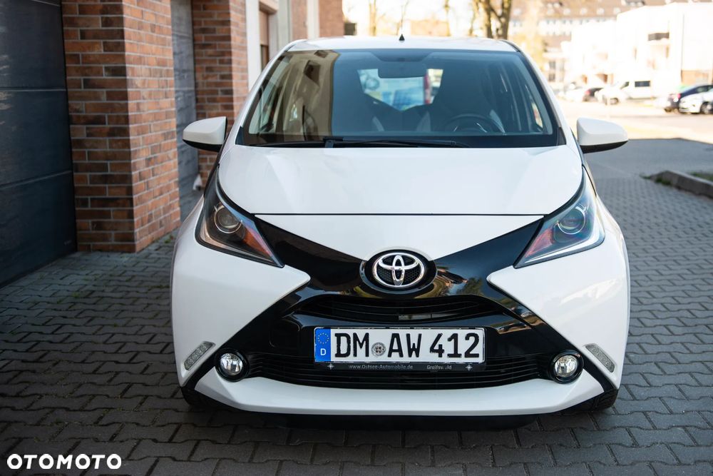 Toyota Aygo x-play Eco - 1