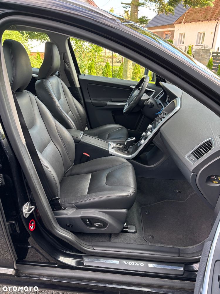 Volvo XC 60 D4 Geartronic Summum - 28