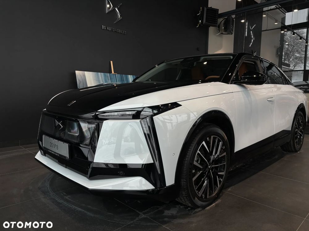 DS Automobiles N°8 - 1