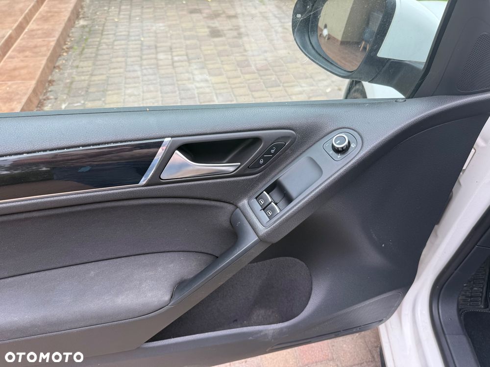Volkswagen Golf 2.0 GTI adidas - 22