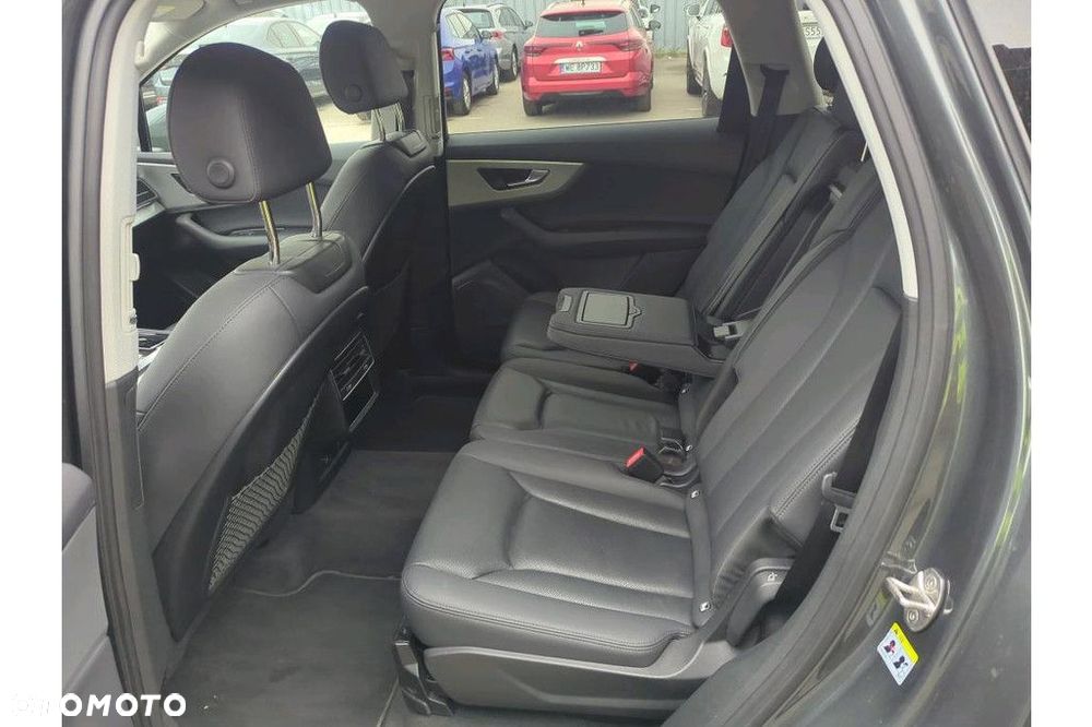Audi Q7 - 11