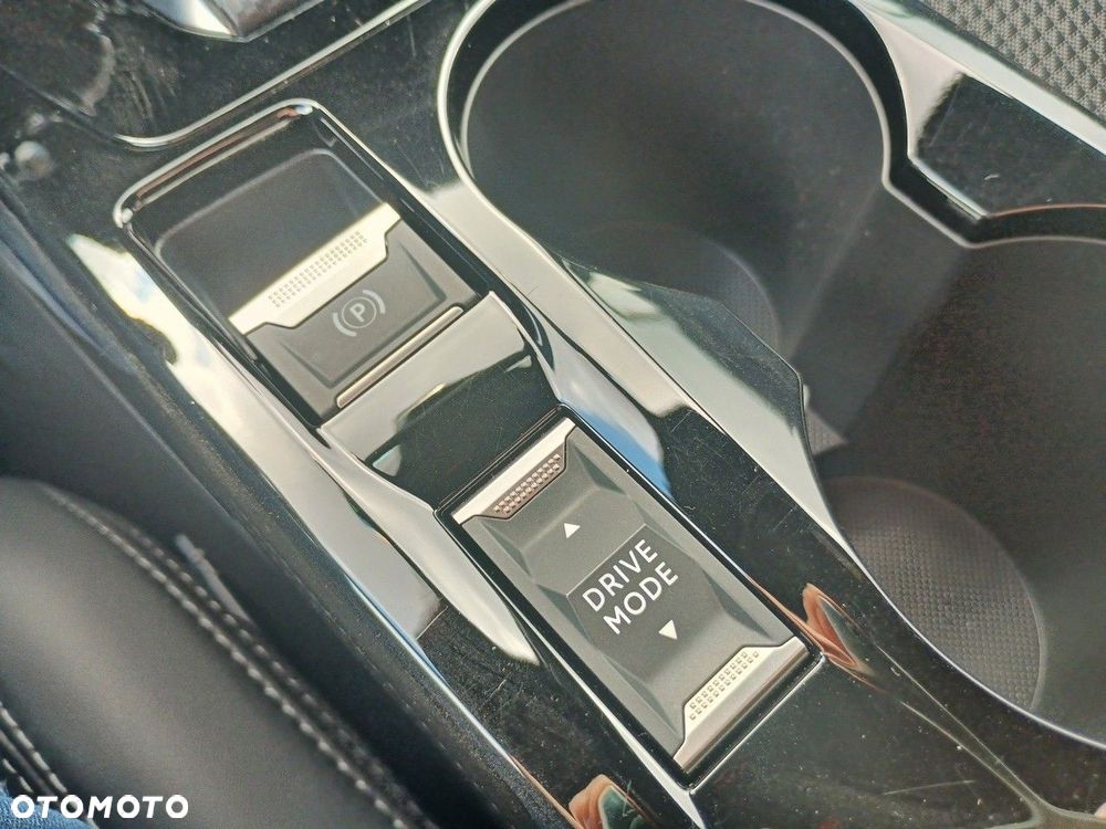 Peugeot 208 - 30
