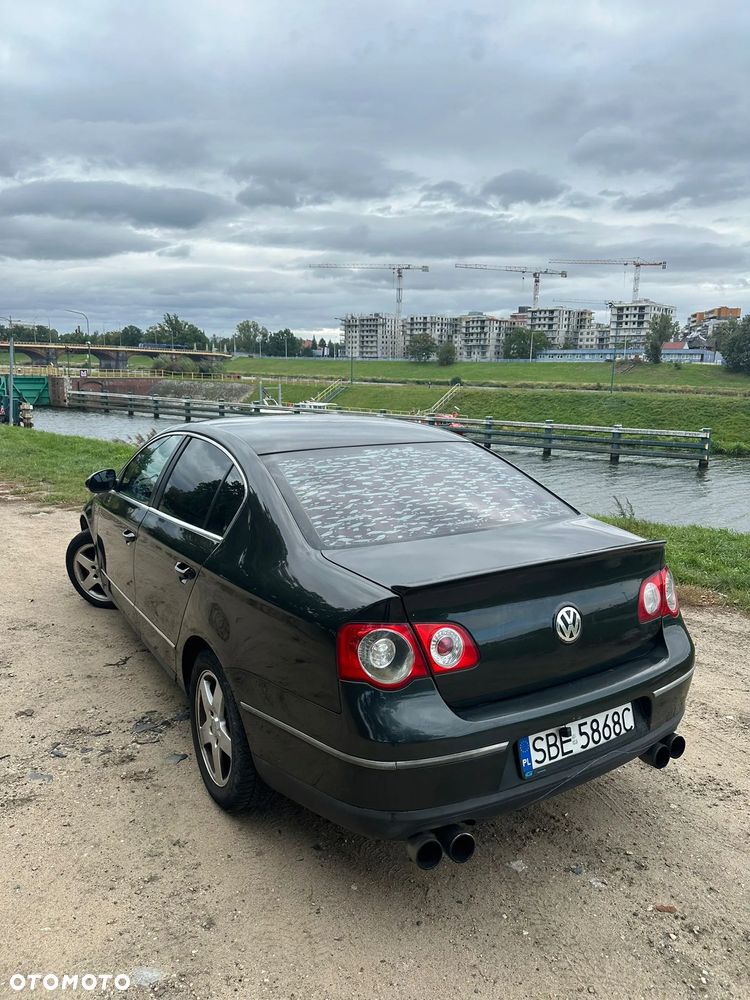 Volkswagen Passat - 4