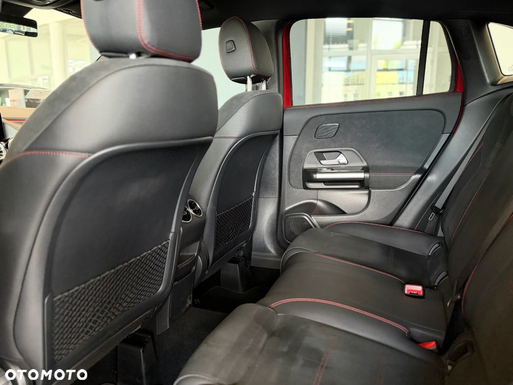 Mercedes-Benz GLA 200 AMG Line - 9