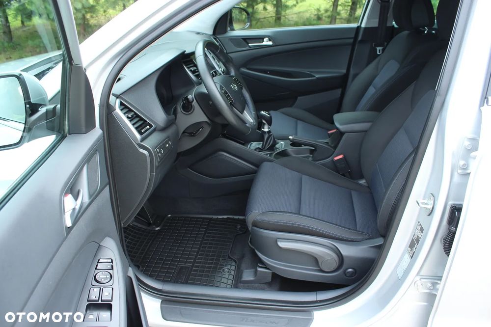 Hyundai Tucson blue 1.7 CRDi 2WD Style - 23