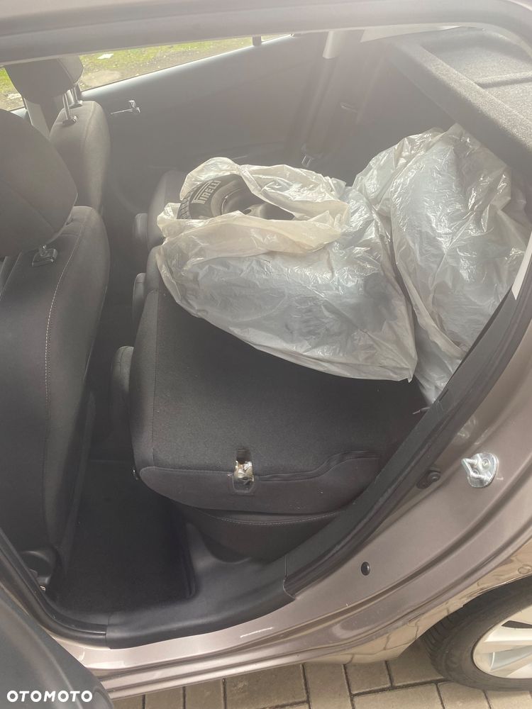 Hyundai i20 - 33